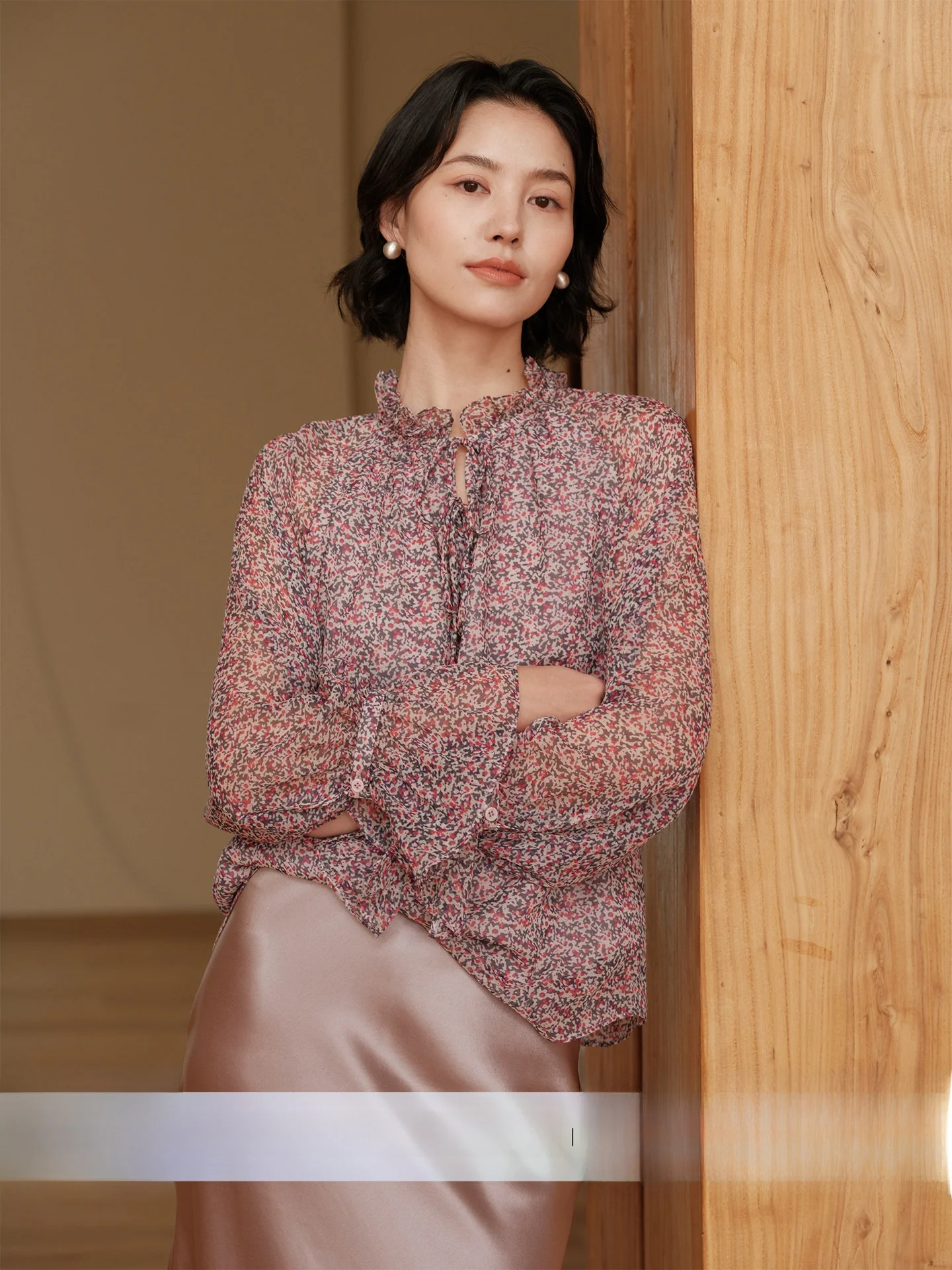Zhimai Rihai 8MM Silk Chiffon Ruffle Hem round Neck Tie Shirt Floral Thin Top Women's Business Casual Spring Summer Blouse
Zhimai Rihai 8MM Silk Chiffon Ruffle Hem round Neck Tie Shirt Floral Thin Top Women's Business Casual Spring Summer Blouse