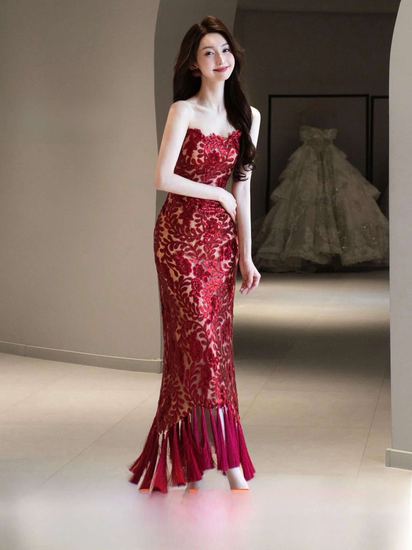 Elegant Lace Bridal Gown Fish Tail Evening Party Wedding Reception Dress Korean Style Zipper Back Long Skirt for Women 18-25
Elegant Lace Bridal Gown Fish Tail Evening Party Wedding Reception Dress Korean Style Zipper Back Long Skirt for Women 18-25