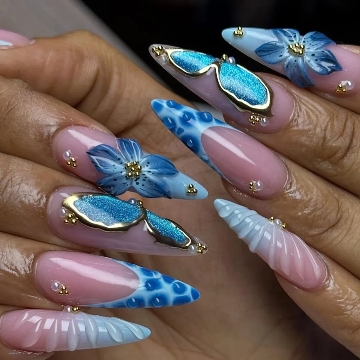 24Pcs Blue Gradient French Pearl Press on False Nails 3D Cat's Eye Gilded Flower Manicure Tips Long Stiletto Wearable Fake Nails
24Pcs Blue Gradient French Pearl Press on False Nails 3D Cat's Eye Gilded Flower Manicure Tips Long Stiletto Wearable Fake Nails