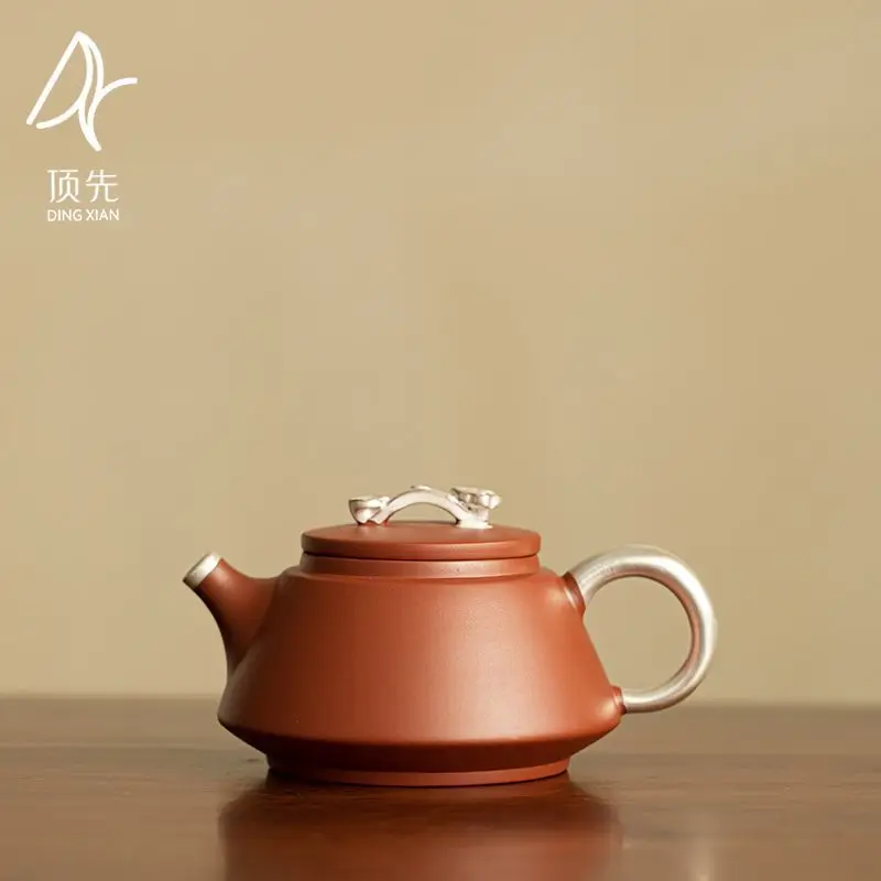 Gilt Silver Raw Ore Purple Clay Jade-Like Handmade Household Kung Fu Teapot Vintage Ceramic Dahongpao Tea Brewing Pot
Gilt Silver Raw Ore Purple Clay Jade-Like Handmade Household Kung Fu Teapot Vintage Ceramic Dahongpao Tea Brewing Pot