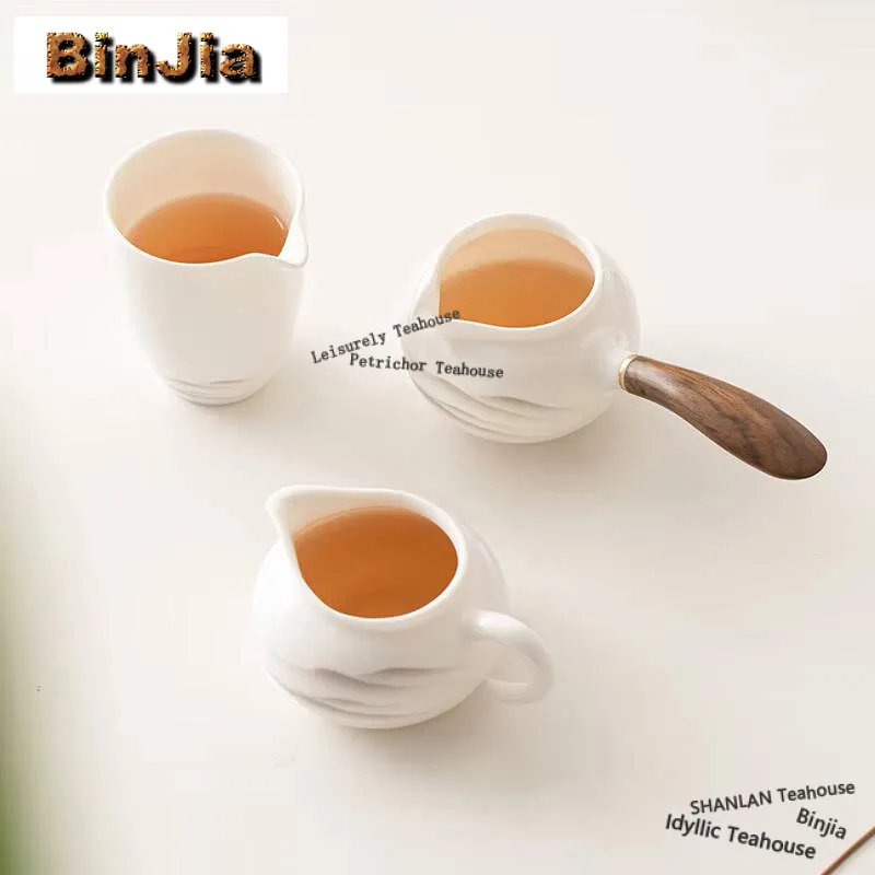 Элегантный кувшин для чая из белого фарфора с овечьим полным нефритом, роскошные чернильные горы, чашка для кофе ча-Хай, китайский чайный набор с боковой ручкой
Элегантный кувшин для чая из белого фарфора с овечьим полным нефритом, роскошные чернильные горы, чашка для кофе ча-Хай, китайский чайный набор с боковой ручкой