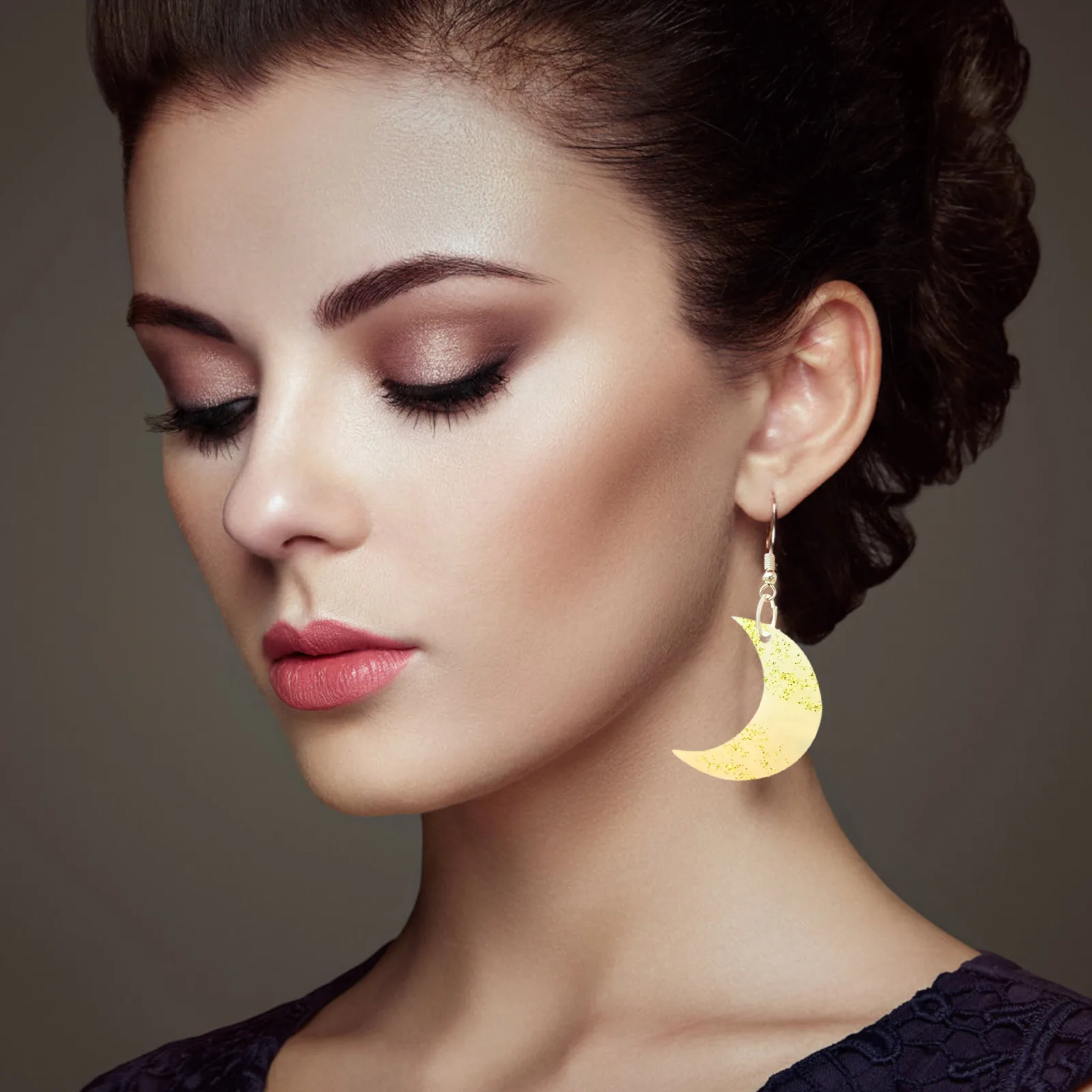 2Pcs Star Moon Silicone Mold Tear Resistant Pendant Charm Mold for Resin Earrings Jewelry Making DIY Crafts Resin Items
2Pcs Star Moon Silicone Mold Tear Resistant Pendant Charm Mold for Resin Earrings Jewelry Making DIY Crafts Resin Items