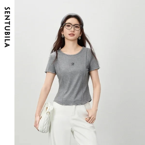 SENTUBILA Women's Casual T-shirt Crew Neck Gray Letter Embroidery 2026 Summer Scalloped Hem Slim Fit Top 162TA6686
SENTUBILA Women's Casual T-shirt Crew Neck Gray Letter Embroidery 2026 Summer Scalloped Hem Slim Fit Top 162TA6686