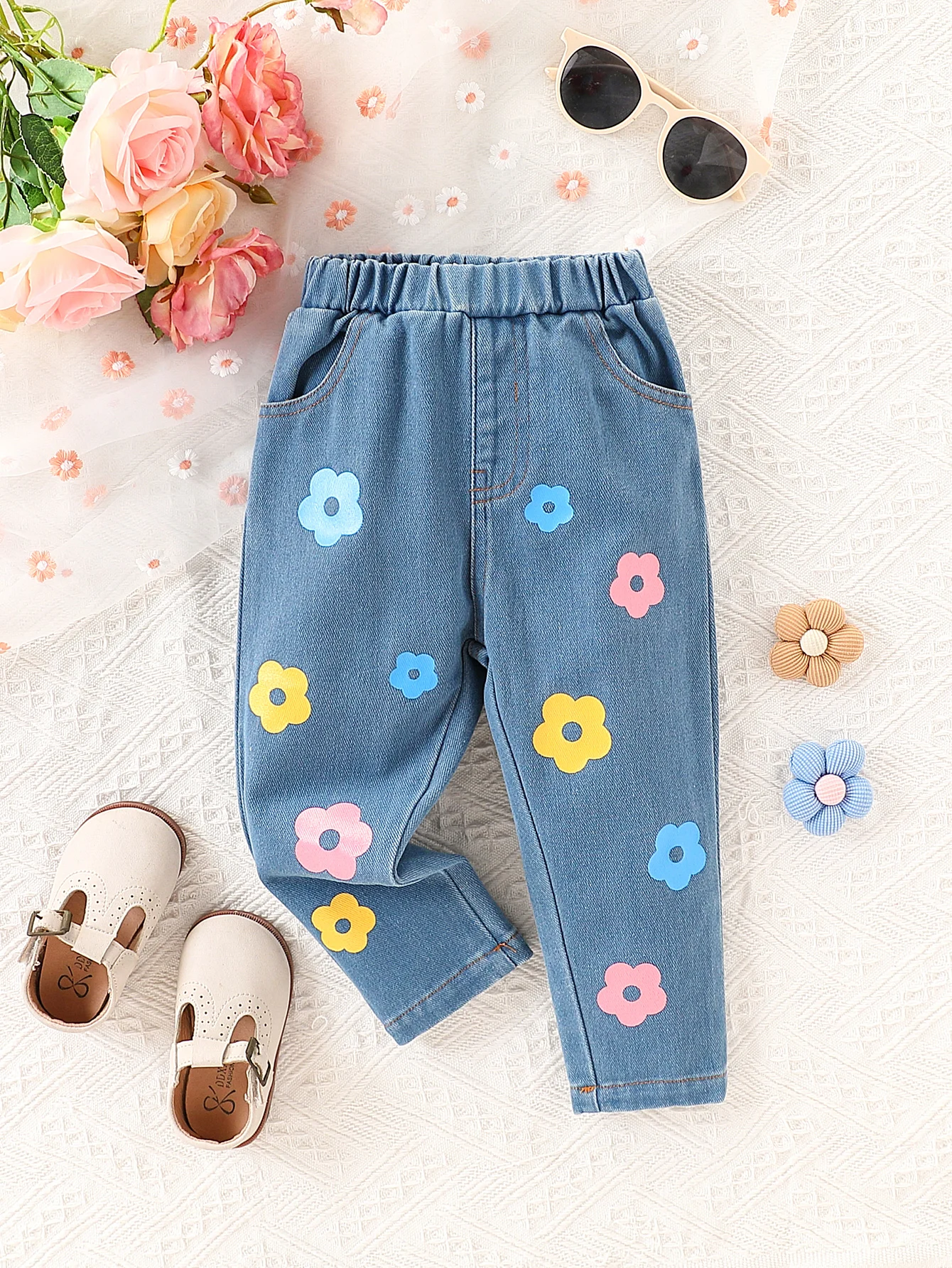 Джинсовые брюки для девочек, милый забавный принт, красочный цветок, эластичная талия, удобная повседневная одежда, модные детские брюки
Джинсовые брюки для девочек, милый забавный принт, красочный цветок, эластичная талия, удобная повседневная одежда, модные детские брюки
