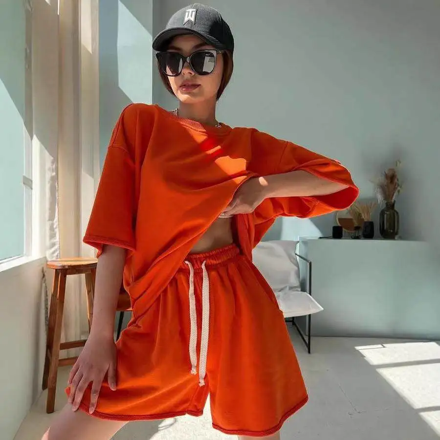 Повседневный однотонный комплект из двух предметов: футболка с круглым вырезом и коротким рукавом, а также женские модные уличные брюки-парашюты с низкой талией
Повседневный однотонный комплект из двух предметов: футболка с круглым вырезом и коротким рукавом, а также женские модные уличные брюки-парашюты с низкой талией