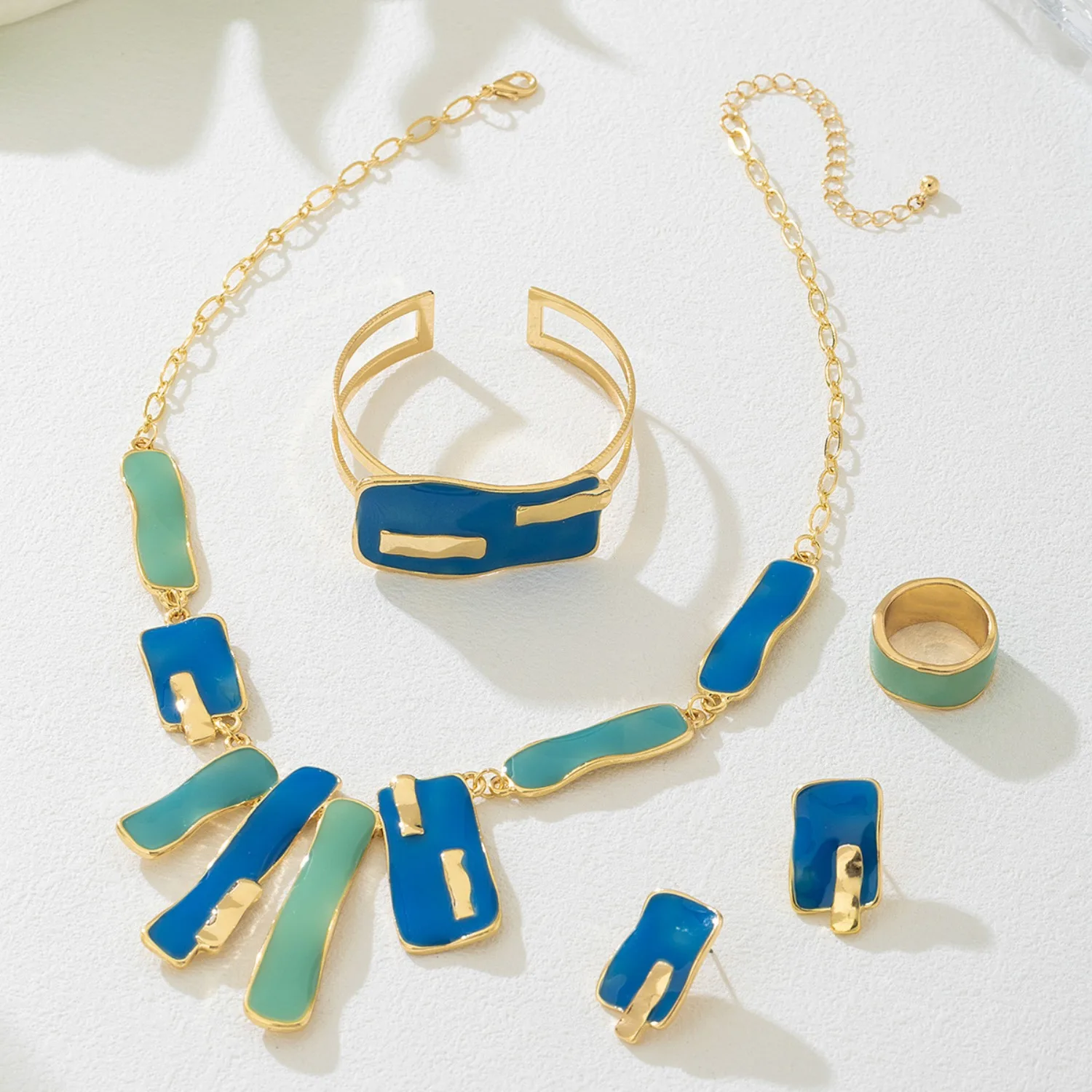 Jewelry Set Personality Irregular Geometric Circle Drip Oil Design Accessories with Earrings Necklace Bracelet Women Ideal Gift
Jewelry Set Personality Irregular Geometric Circle Drip Oil Design Accessories with Earrings Necklace Bracelet Women Ideal Gift