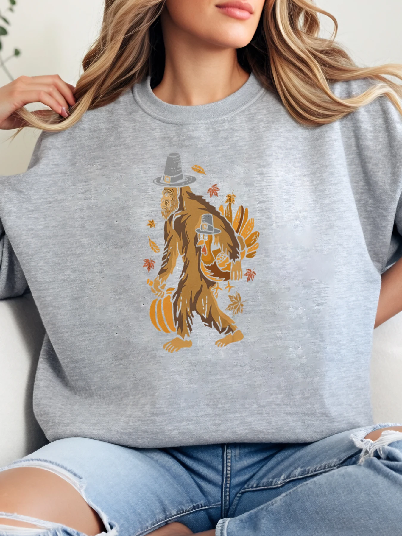 Bigfoot в шляпе с тыквенными листьями, толстовка с круглым вырезом и принтом Хэллоуина, женская повседневная осенняя одежда, серая, больших размеров
Bigfoot в шляпе с тыквенными листьями, толстовка с круглым вырезом и принтом Хэллоуина, женская повседневная осенняя одежда, серая, больших размеров