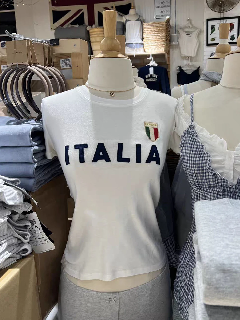 Letter Flag Embroidery Vintage T-shirt Summer New O-neck White Cotton Short Sleeve Tees Harajuku Streetwear Slim Tshirts New
Letter Flag Embroidery Vintage T-shirt Summer New O-neck White Cotton Short Sleeve Tees Harajuku Streetwear Slim Tshirts New