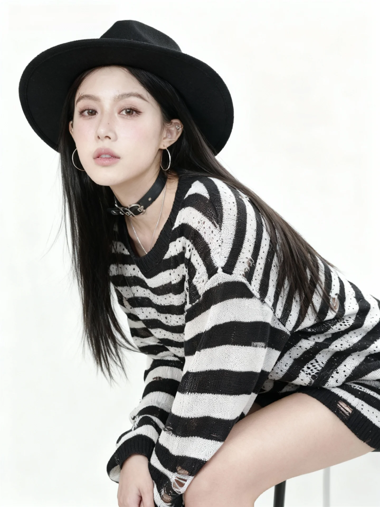 Свободный вязаный свитер с круглым вырезом для женщин, с белыми полосками и звездами, из смесового хлопка, удобный, модный
Свободный вязаный свитер с круглым вырезом для женщин, с белыми полосками и звездами, из смесового хлопка, удобный, модный