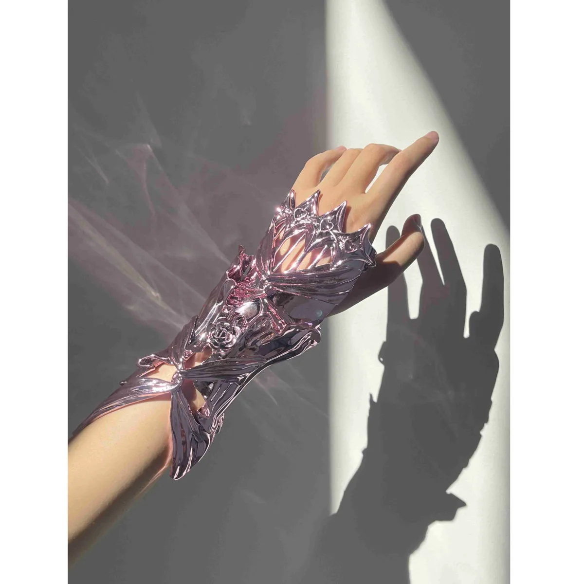 Party Cosplay Extro Code Armored Gloves Hand Decoration Design 3D Printing Inventive Design
Party Cosplay Extro Code Armored Gloves Hand Decoration Design 3D Printing Inventive Design