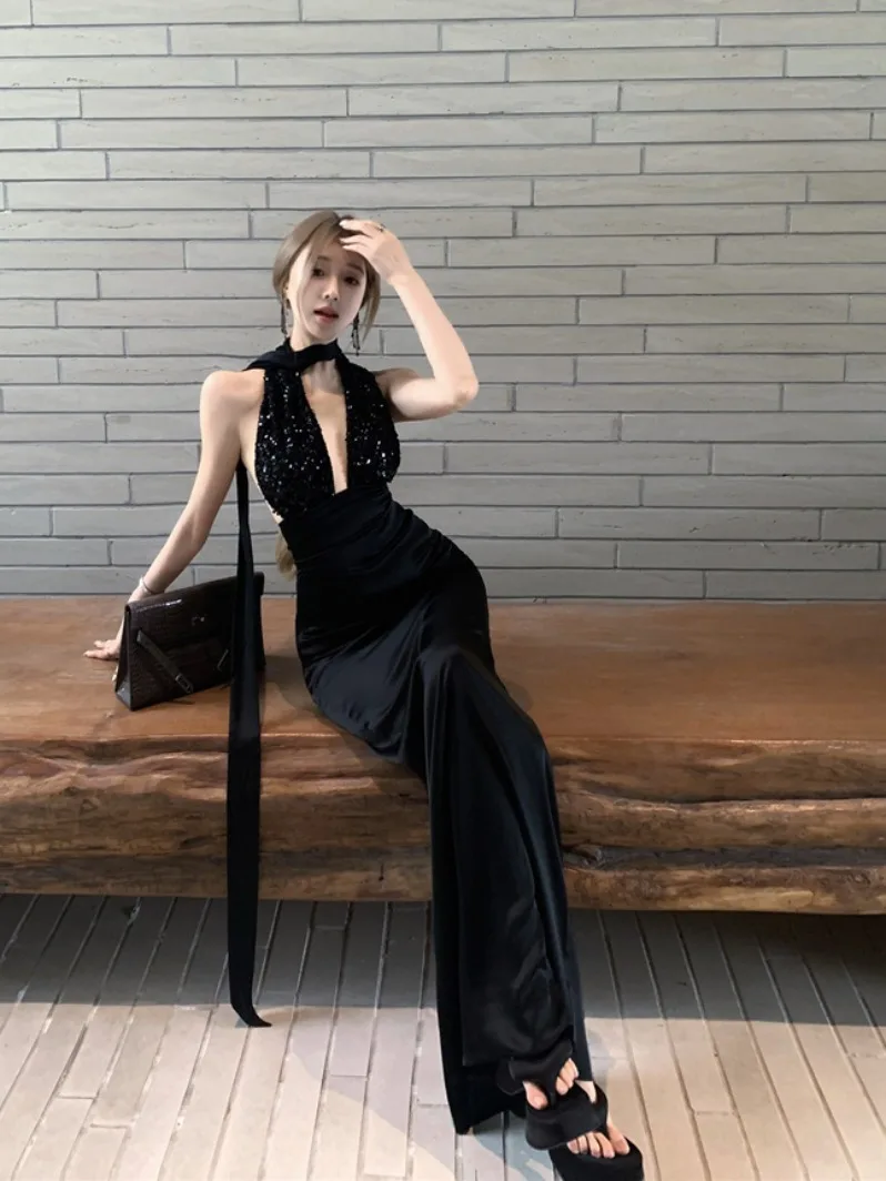 Glamorous Night Black Sequin Halter Top Women's High-End Feel Satin Skirt Summer Hot Girl Two-Piece Set V-neck Sleeveless
Glamorous Night Black Sequin Halter Top Women's High-End Feel Satin Skirt Summer Hot Girl Two-Piece Set V-neck Sleeveless