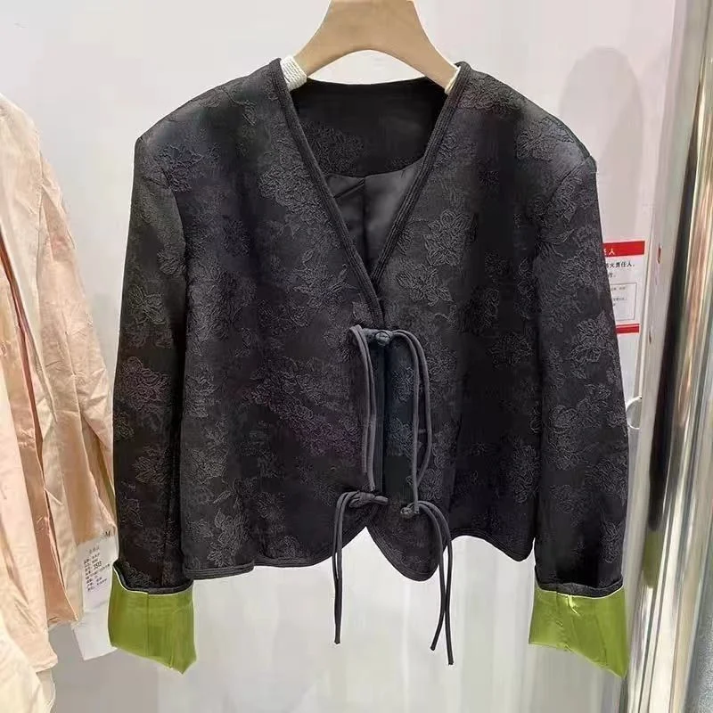 Woman Clothing Outerwears New Tang Suit Tassel Buckle Short Coat Women's Spring and Autumn Spring and Autumn Small V-Neck Coat
Woman Clothing Outerwears New Tang Suit Tassel Buckle Short Coat Women's Spring and Autumn Spring and Autumn Small V-Neck Coat