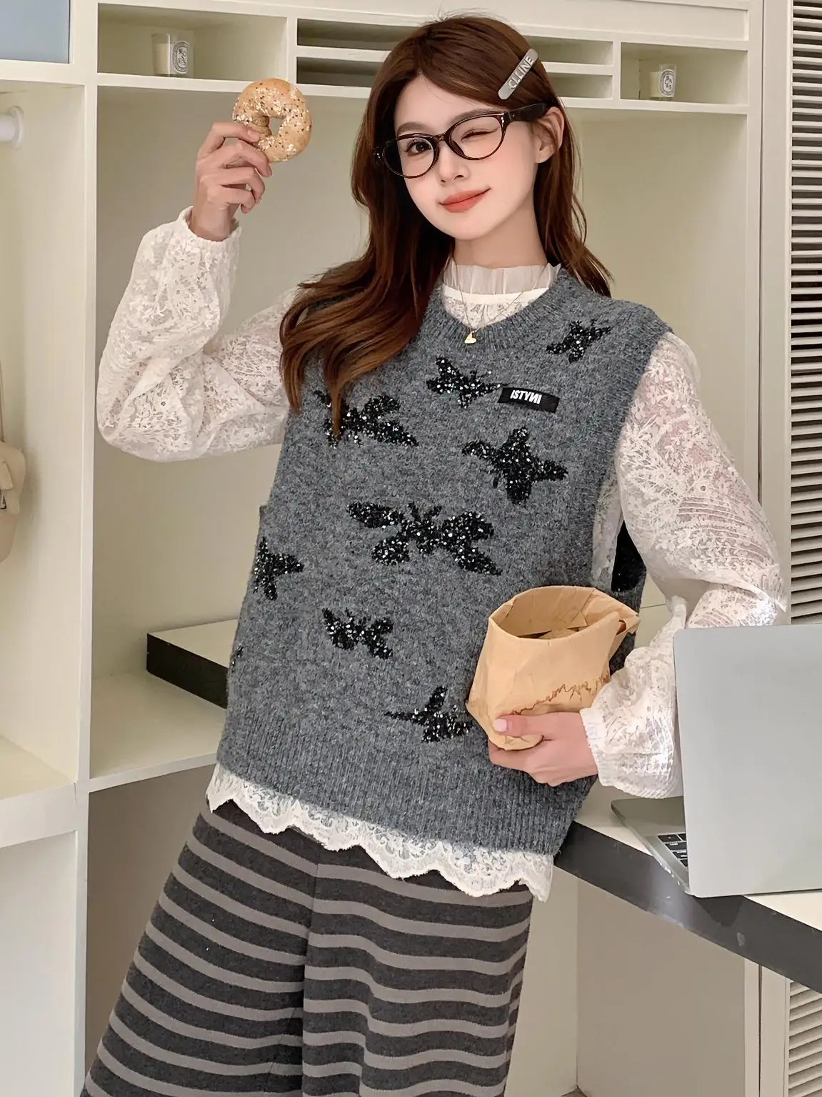 Isni ey Lace Knitted Vest Top Women's Faion Set New Arrival Polyester Long Sve round Ne Two-Piece Suit
Isni ey Lace Knitted Vest Top Women's Faion Set New Arrival Polyester Long Sve round Ne Two-Piece Suit