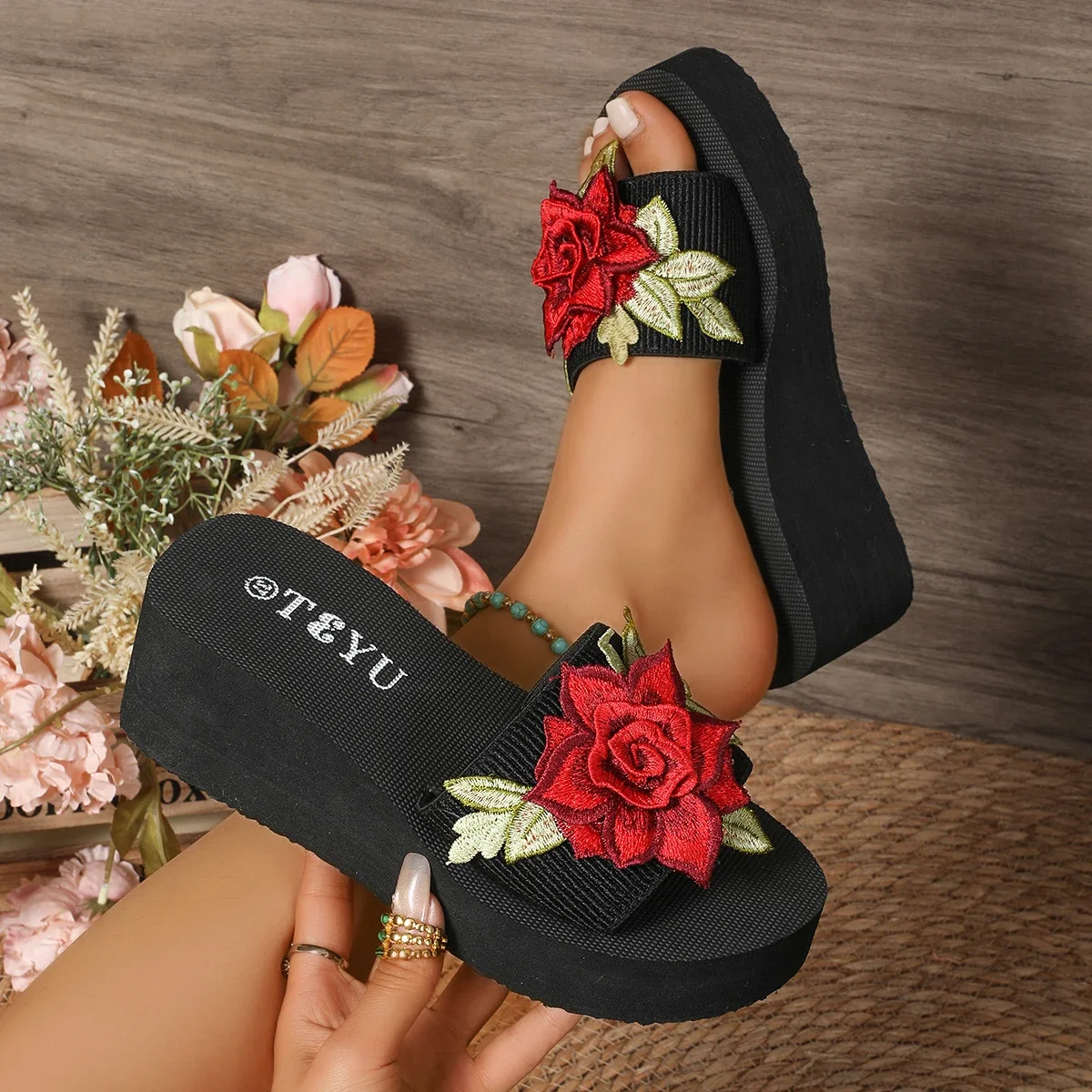 Women Slippers 2025 New Big Size Flower Women Shoes Luxury Flat Slippers Leisure Comfortable Fashion Sandals Home Slides Women
Women Slippers 2025 New Big Size Flower Women Shoes Luxury Flat Slippers Leisure Comfortable Fashion Sandals Home Slides Women