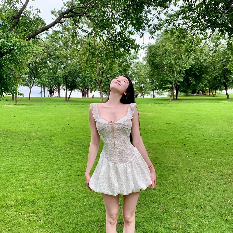 Ele Sle White Conservative One-Piece Swimsuit Women Slimming Belly Cover up Holiday Beach Thermal Beau Swimwear
Ele Sle White Conservative One-Piece Swimsuit Women Slimming Belly Cover up Holiday Beach Thermal Beau Swimwear