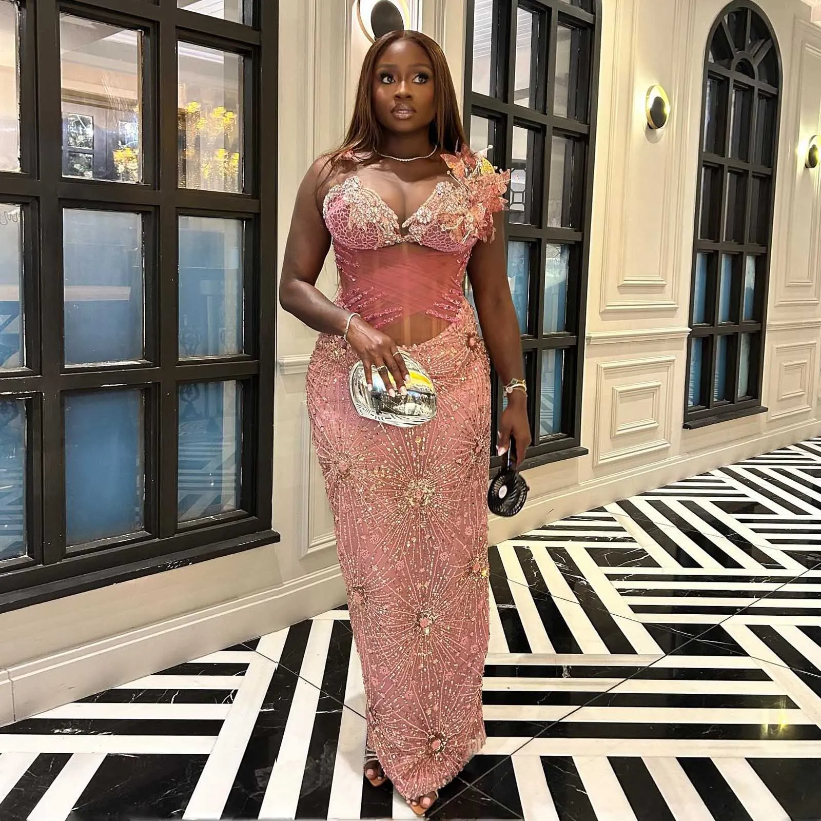 Aso Ebi Style Pink Birthday Dress Sheer Neck 3D Flowers Shiny Beaded Wedding Reception Dress Glitter Lace Formal Party Dresses
Aso Ebi Style Pink Birthday Dress Sheer Neck 3D Flowers Shiny Beaded Wedding Reception Dress Glitter Lace Formal Party Dresses