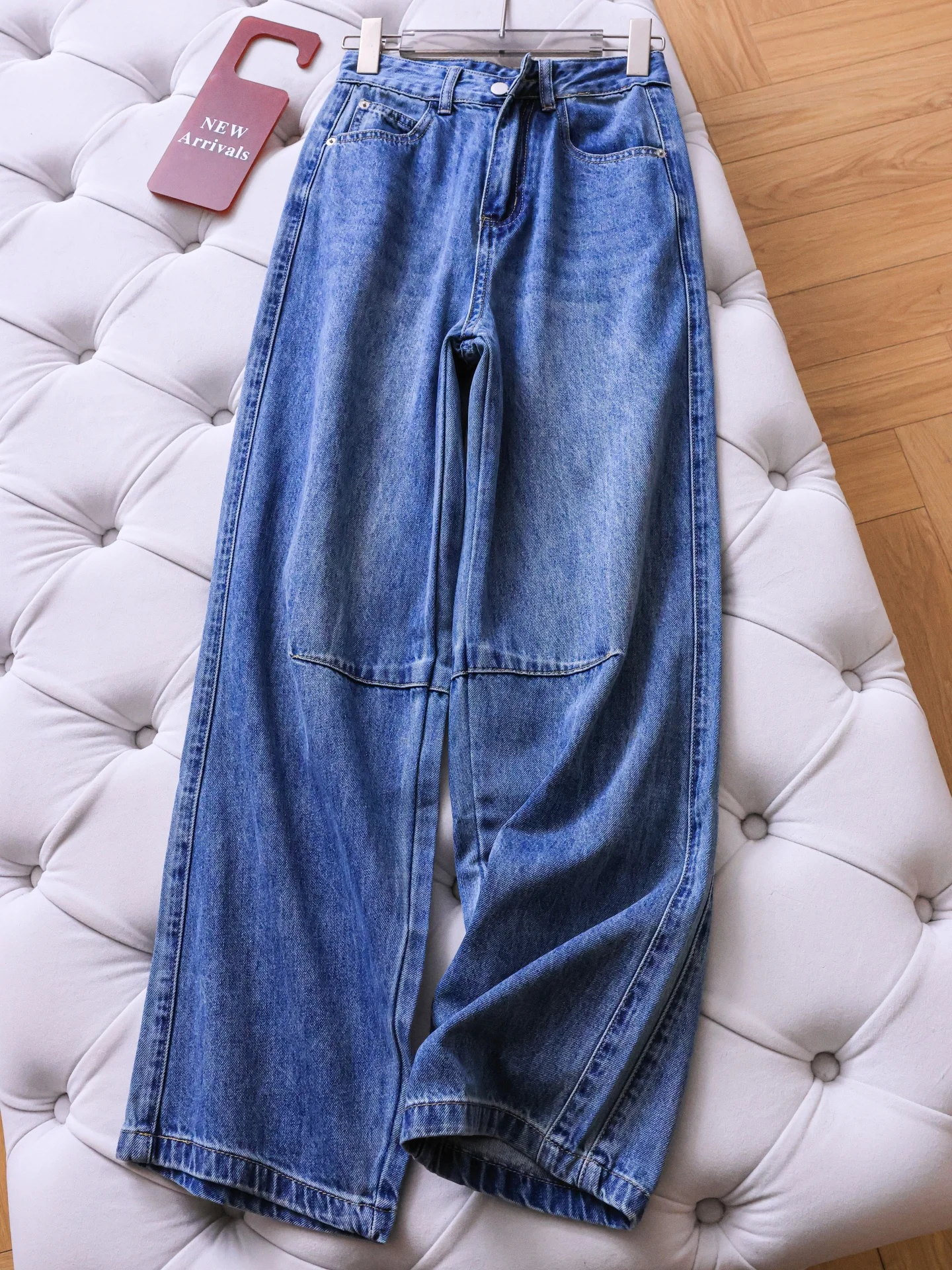 Blue Faded Wide Leg Pants High Waist Knife Jeans Women's Loose Fit Denim Slimming Banana Pants Comfortable Breathable
Blue Faded Wide Leg Pants High Waist Knife Jeans Women's Loose Fit Denim Slimming Banana Pants Comfortable Breathable