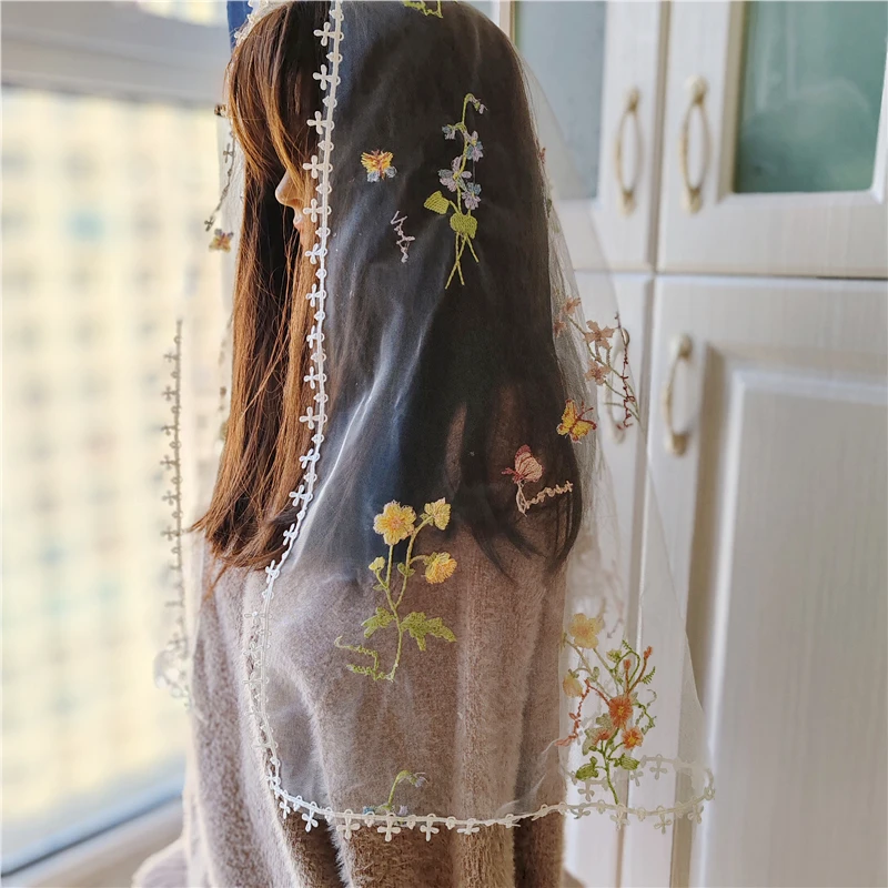 D-образная цветочная мантилья, месса, церковная вуаль, женская католическая повязка на голову, вышитые красочные цветы, тюль, кружевная отделка, шантильи
D-образная цветочная мантилья, месса, церковная вуаль, женская католическая повязка на голову, вышитые красочные цветы, тюль, кружевная отделка, шантильи