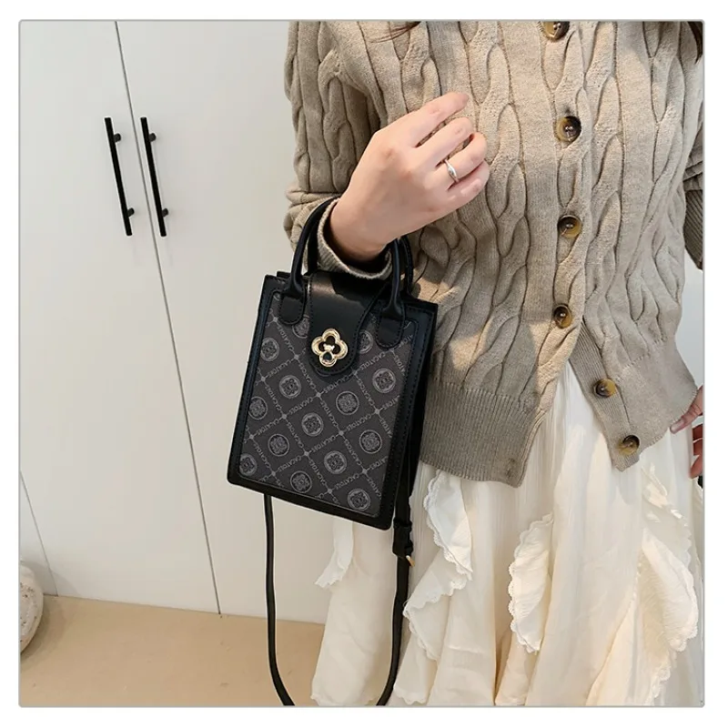 Женская роскошная кожаная классическая модельерская сумка через плечо Модная сумка Элегантная сумка через плечо для повседневного городского образа жизни
Женская роскошная кожаная классическая модельерская сумка через плечо Модная сумка Элегантная сумка через плечо для повседневного городского образа жизни