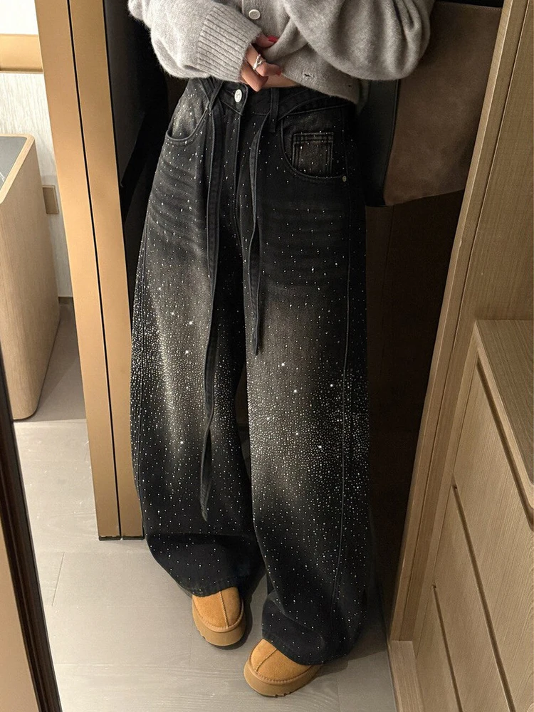Retro American Glitter Diamond Denim Jeans Women Summer New Style Spicy Girl Fashion Design Versatile Floor-Length Pants
Retro American Glitter Diamond Denim Jeans Women Summer New Style Spicy Girl Fashion Design Versatile Floor-Length Pants