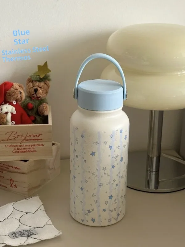 Портативная термокружка из нержавеющей стали 304 с большой емкостью, ручная, синяя, в форме звезды, для кофе и молока, с прочной завинчивающейся крышкой
Портативная термокружка из нержавеющей стали 304 с большой емкостью, ручная, синяя, в форме звезды, для кофе и молока, с прочной завинчивающейся крышкой