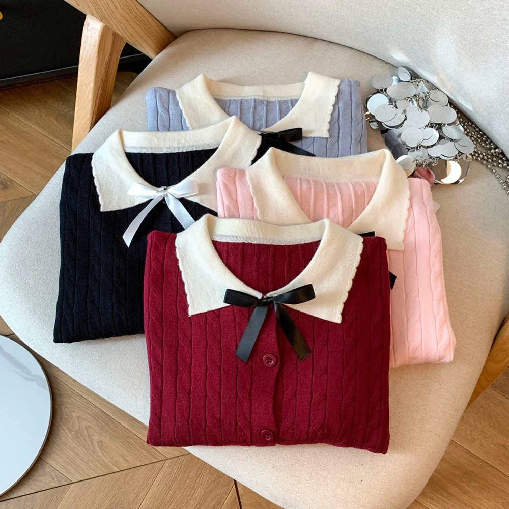 Knitted Long Sleeve Single Breasted Cardigan Women's Contrast Color Lapel Twist Autumn 2025 New Fashion Versatile Female Tops
Knitted Long Sleeve Single Breasted Cardigan Women's Contrast Color Lapel Twist Autumn 2025 New Fashion Versatile Female Tops