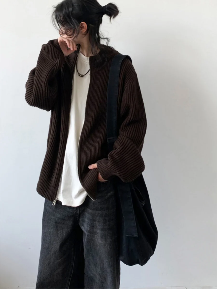 Винтажный свободный вязаный свитер с двойной молнией, однотонный, повседневная верхняя одежда для мужчин и женщин, весенне-осенний сезон, круглый вырез, стр...
Винтажный свободный вязаный свитер с двойной молнией, однотонный, повседневная верхняя одежда для мужчин и женщин, весенне-осенний сезон, круглый вырез, стр...