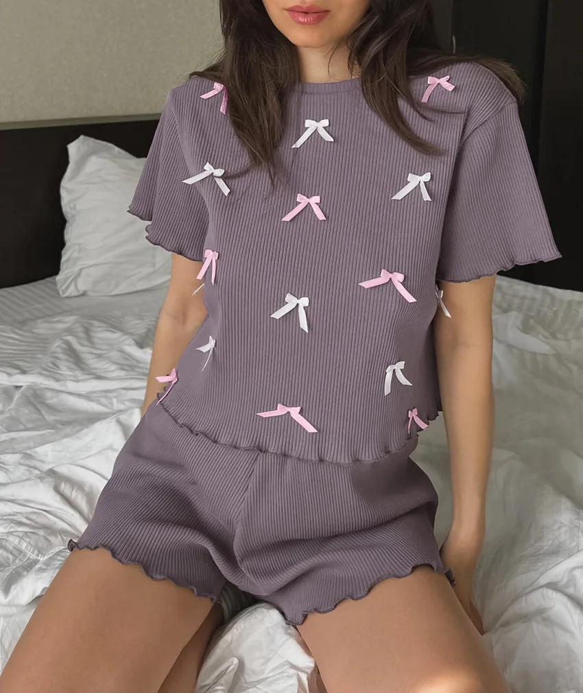Bow Ribbed T-shirts And Shorts Purple Women Set 2025 New Summer Pajamas Round Neck Tee Top + Shorts Sleepwear Sweet Female Suit
Bow Ribbed T-shirts And Shorts Purple Women Set 2025 New Summer Pajamas Round Neck Tee Top + Shorts Sleepwear Sweet Female Suit
