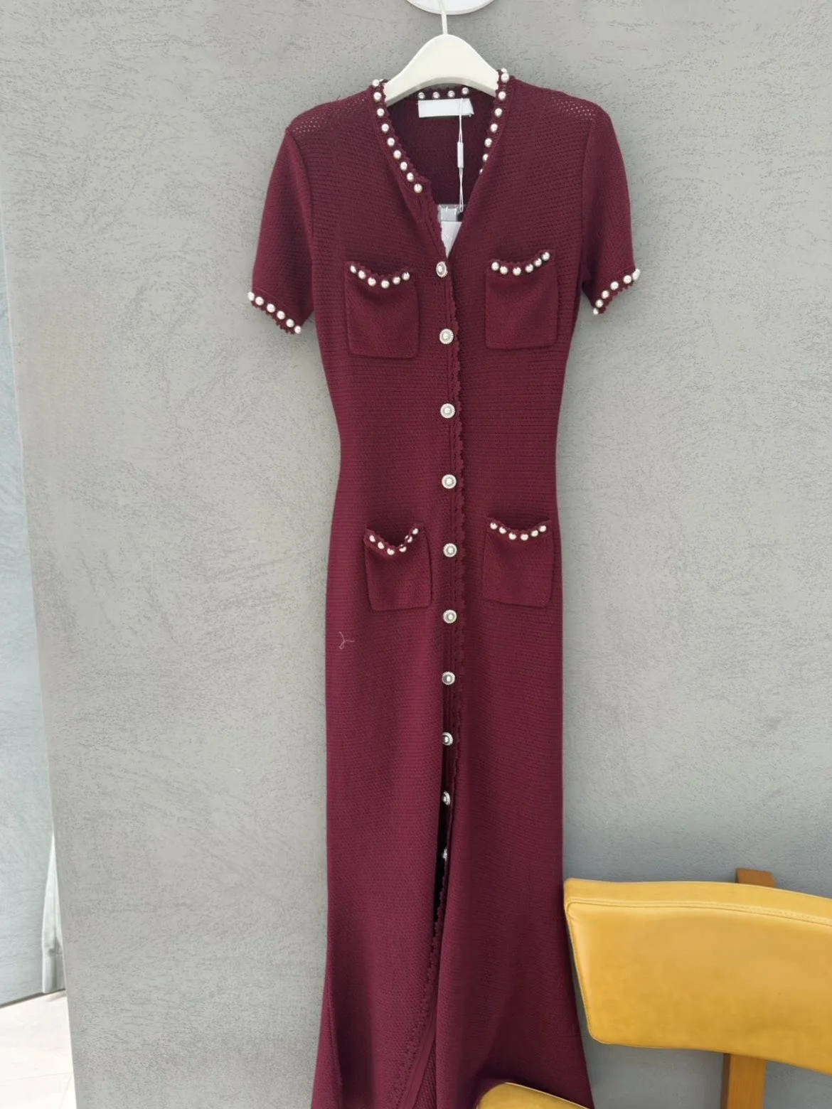 Early Spring Knitted Long Dress HEIDD SP2026 Elegant Wine Red Bead Decoration Commute Style Ladies Fashion City Outfit
Early Spring Knitted Long Dress HEIDD SP2026 Elegant Wine Red Bead Decoration Commute Style Ladies Fashion City Outfit