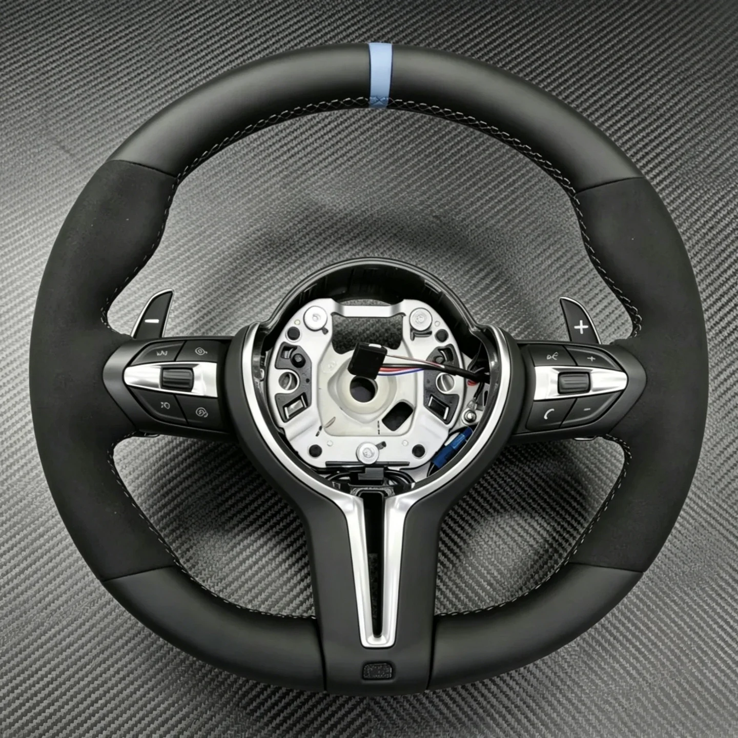 For BMW F30 F10 F21 F22 F15 F16 F31 F20 F32 F33 F34 F32 F36 E70 E90 Models Customized Leather Sports Steering Wheel
For BMW F30 F10 F21 F22 F15 F16 F31 F20 F32 F33 F34 F32 F36 E70 E90 Models Customized Leather Sports Steering Wheel