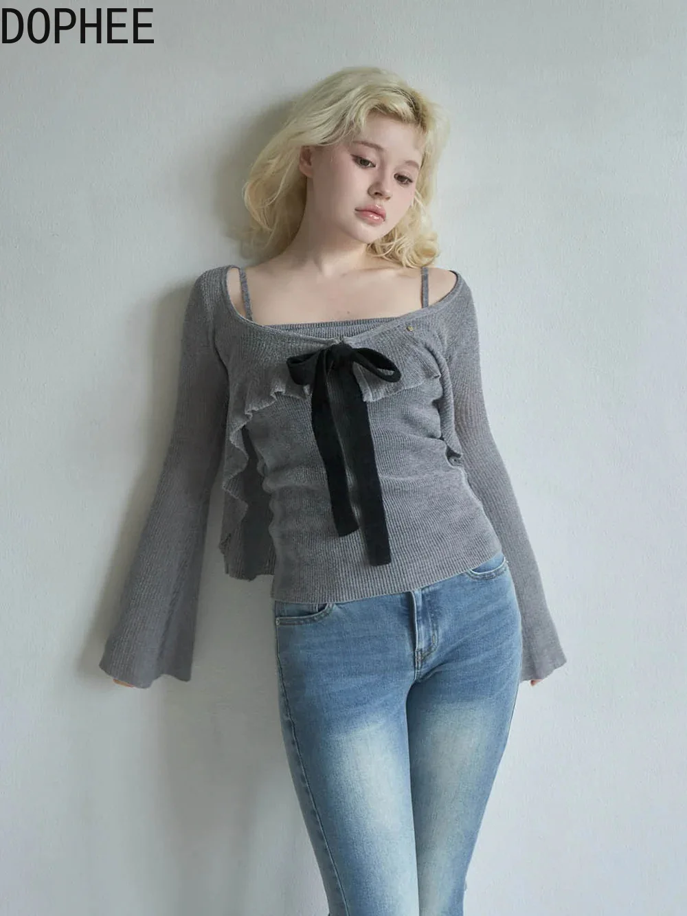 Japanese 2025 New Autumn Elegant Bow Ruffles Long Sleeve Cardigans Crop Top Off Shoulder Sleeveless Slimming Strap Camisole Tops
Japanese 2025 New Autumn Elegant Bow Ruffles Long Sleeve Cardigans Crop Top Off Shoulder Sleeveless Slimming Strap Camisole Tops