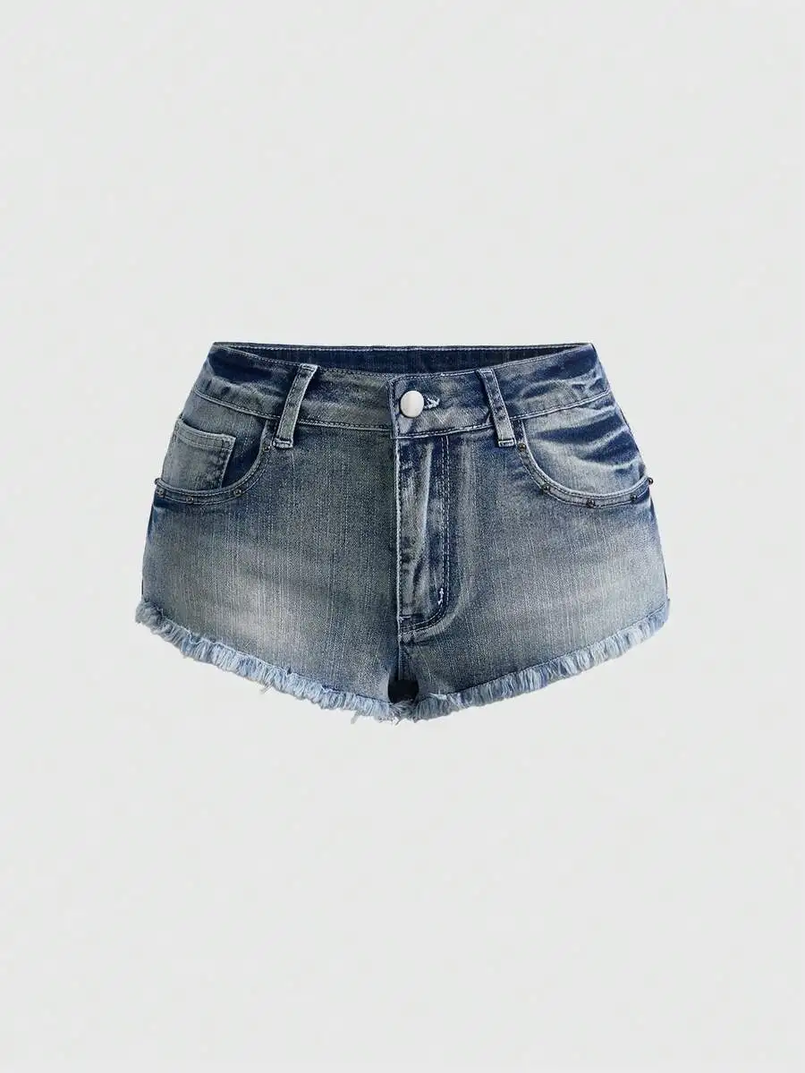 Vintage Y2K Punk Style Low Waist Super Short Denim Shorts With Rivets And Embroidered Pockets
Vintage Y2K Punk Style Low Waist Super Short Denim Shorts With Rivets And Embroidered Pockets