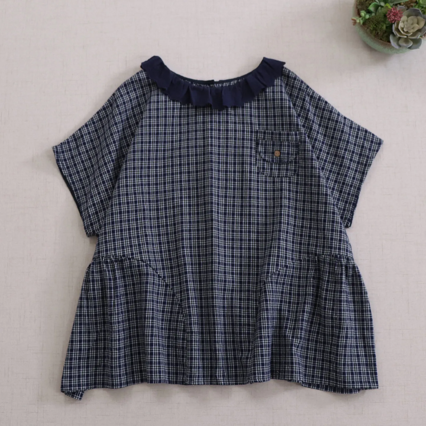 Japanese Vintage Mori Girl Plaid Cotton Shirts Women Summer New Ruffled Collar Short Sleeve Casual Loose Pullover Blouse Tops
Japanese Vintage Mori Girl Plaid Cotton Shirts Women Summer New Ruffled Collar Short Sleeve Casual Loose Pullover Blouse Tops