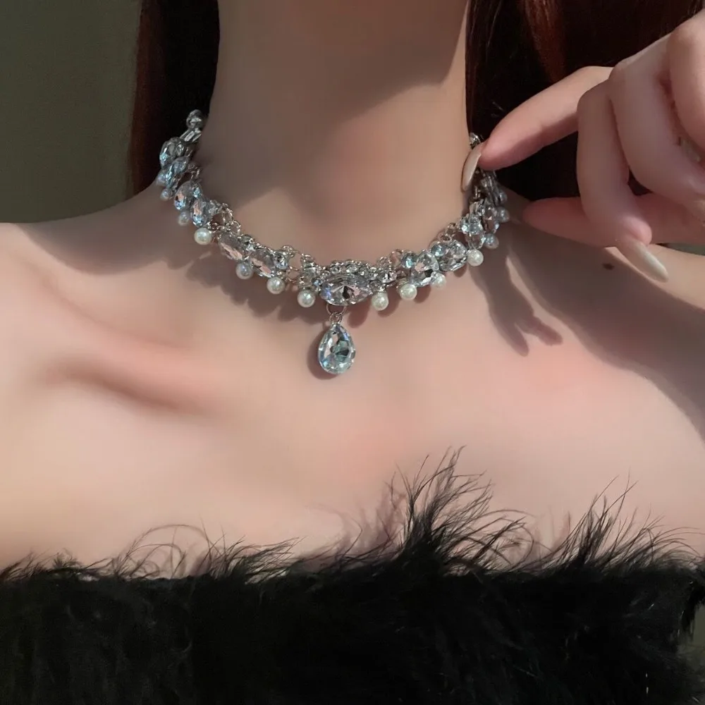 2025 New Zircon Necklace Premium Sense Collarbone Chain for Women necklace
2025 New Zircon Necklace Premium Sense Collarbone Chain for Women necklace