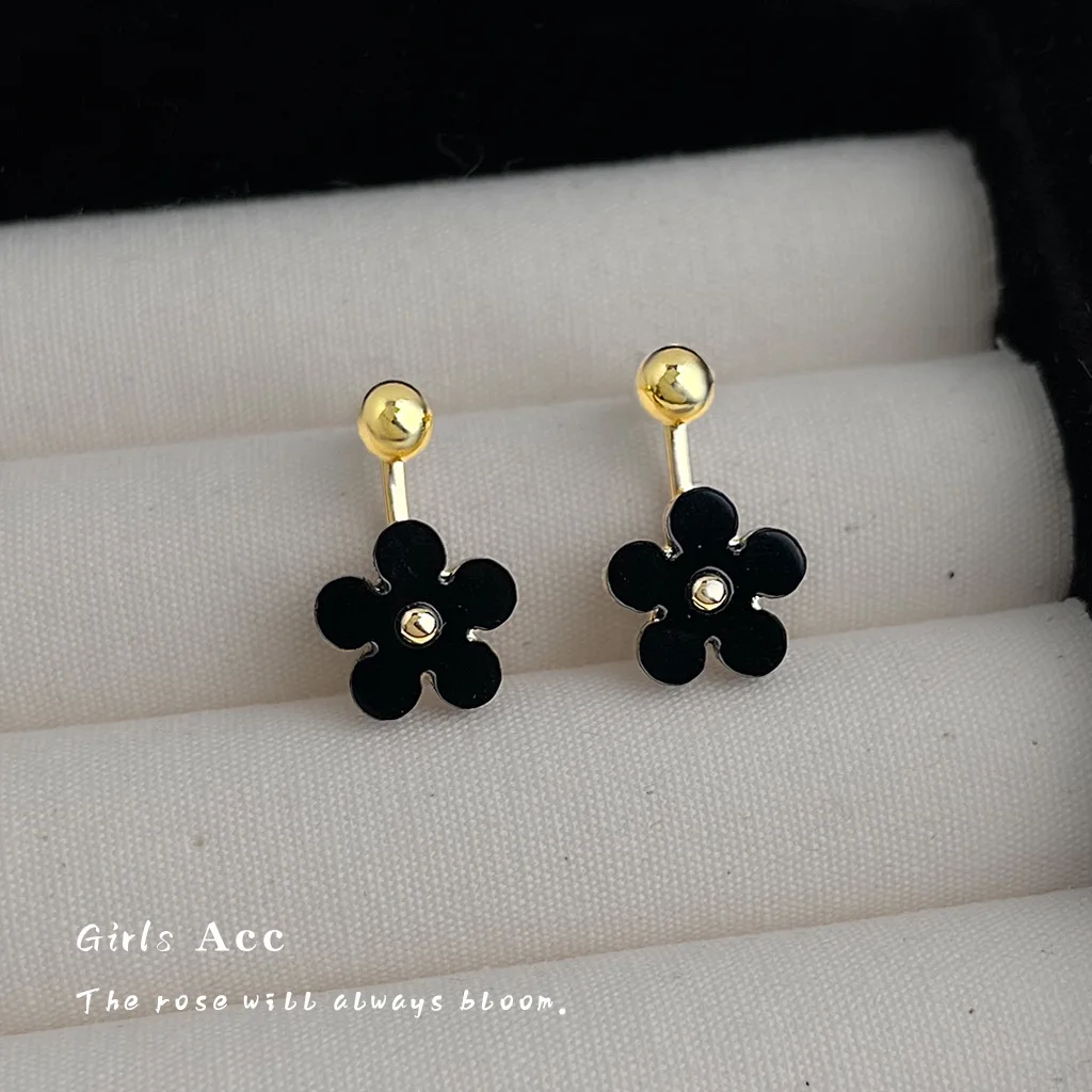 Advanced Sense Black Flower Earrings Sweet Girl Style One Pair Two Wears Fashion Temperament Niche Design Floral Stud Earrings
Advanced Sense Black Flower Earrings Sweet Girl Style One Pair Two Wears Fashion Temperament Niche Design Floral Stud Earrings