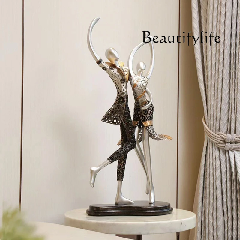Modern light luxury wrought iron fiberglass humanoid ornament living room TV cabinet decoration niche sculpture
Modern light luxury wrought iron fiberglass humanoid ornament living room TV cabinet decoration niche sculpture