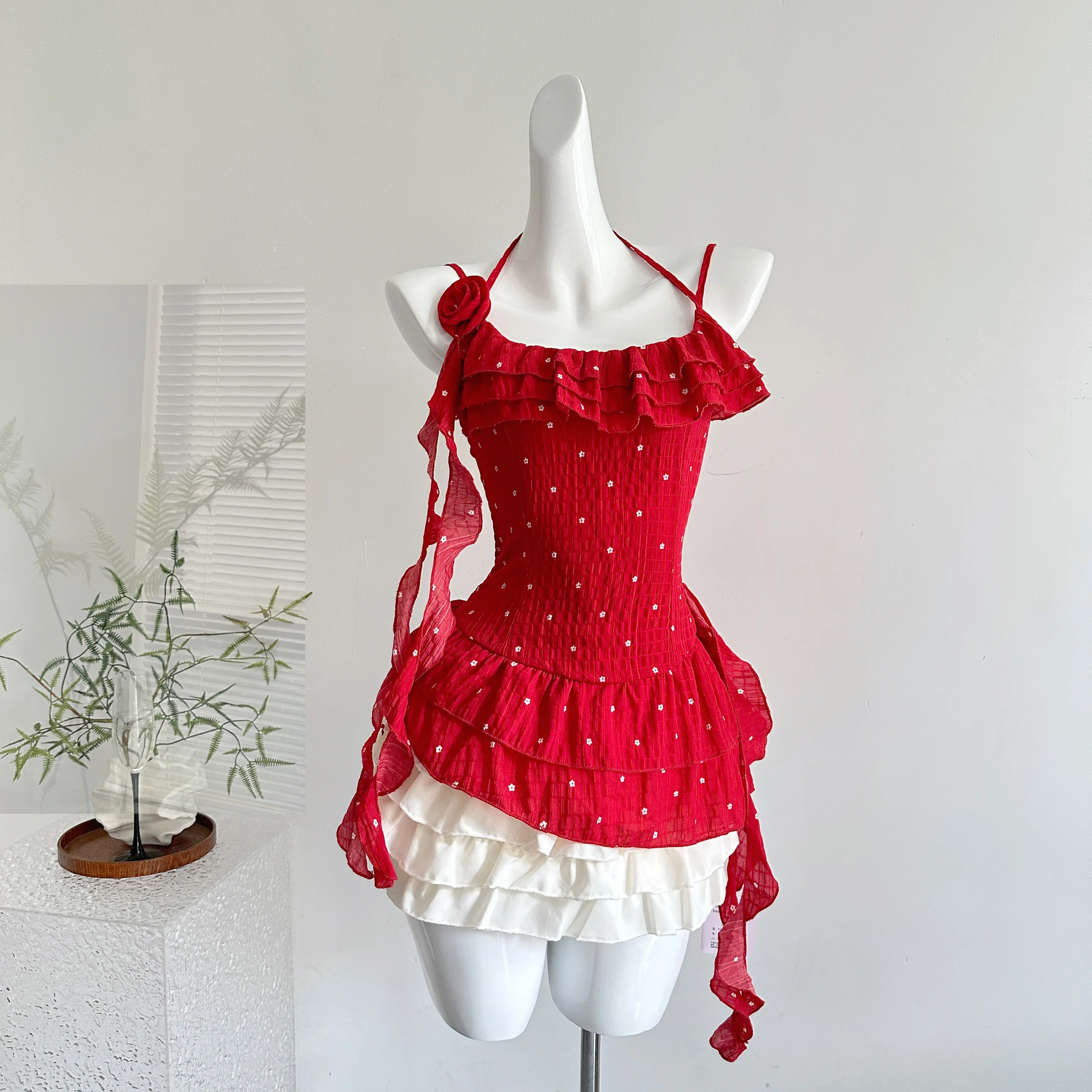 Summer Women Red Print Sleeveless Backless Ruffles Halter Lace-up Tops + White High Waist Slim Pleated Short Skirt Two-piece Set
Summer Women Red Print Sleeveless Backless Ruffles Halter Lace-up Tops + White High Waist Slim Pleated Short Skirt Two-piece Set