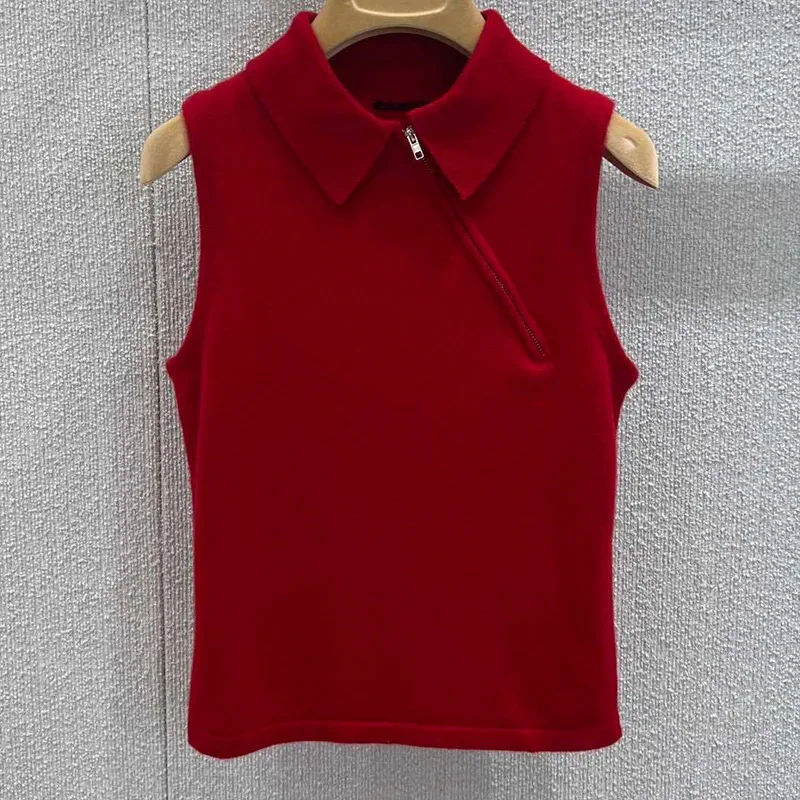 High-quality women's button-down side-zip sleeveless vest in pure red - exudes extraordinary elegance 2581619
High-quality women's button-down side-zip sleeveless vest in pure red - exudes extraordinary elegance 2581619