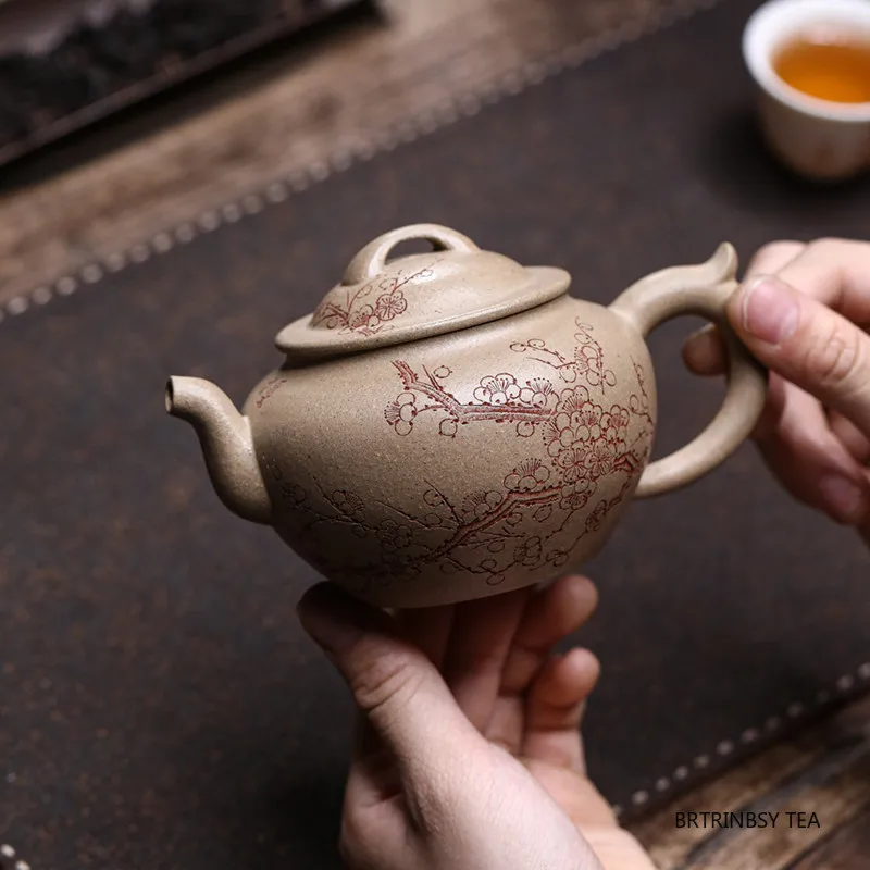 270ml Chinese Tradition Yixing Purple Clay Teapot Raw Ore Section Mud Tea Pot Household Handmade Flowers Kettle Zisha Tea Set
270ml Chinese Tradition Yixing Purple Clay Teapot Raw Ore Section Mud Tea Pot Household Handmade Flowers Kettle Zisha Tea Set