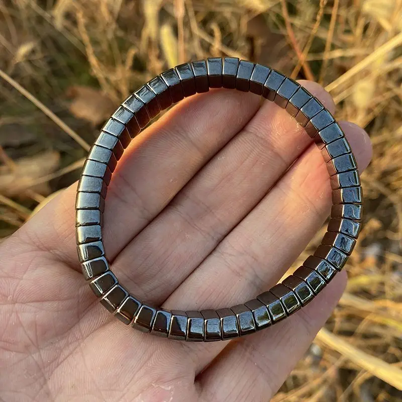 Terahertz Hand Bracelet Men's and Women's Bracelets To Remove Moisture Help Sleep, Gifts for Family Members
Terahertz Hand Bracelet Men's and Women's Bracelets To Remove Moisture Help Sleep, Gifts for Family Members