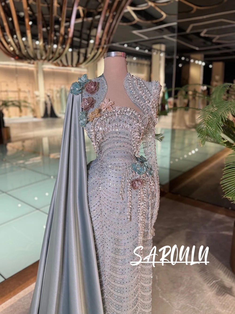 Luxury Heavy Beaded Mermaid Evening Gown With Satin Cape 3D Floral Appliques Formal Glitter Prom Party Dress Customized
Luxury Heavy Beaded Mermaid Evening Gown With Satin Cape 3D Floral Appliques Formal Glitter Prom Party Dress Customized