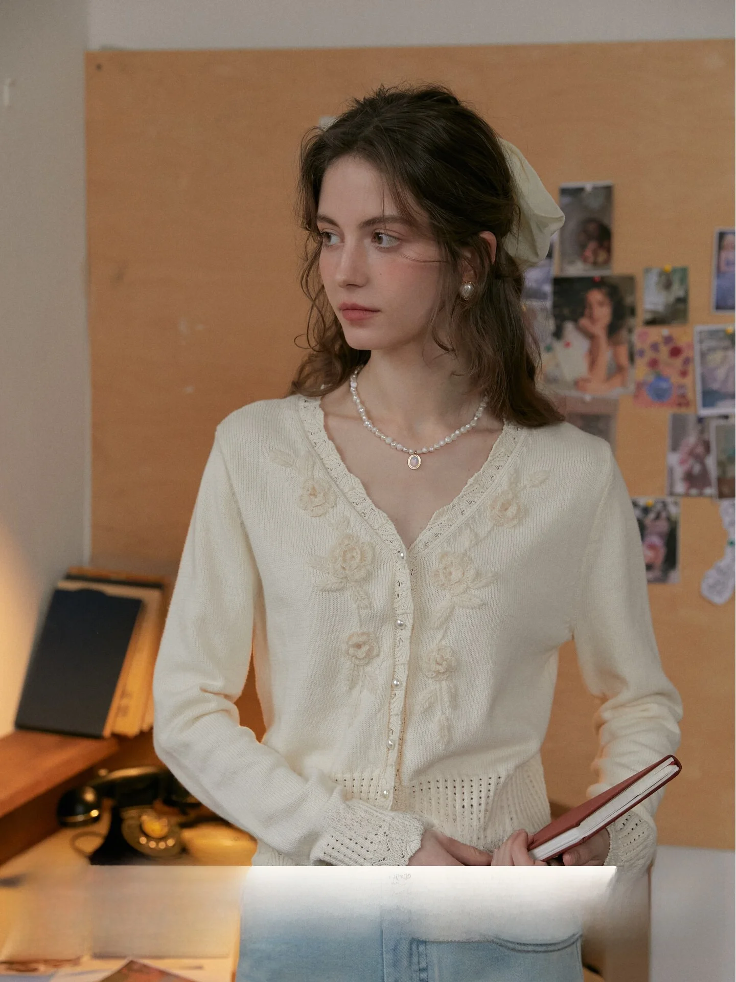 SimpleRetro Heavyweight Knitted V-Neck Sweater Women's Cardigan Embroidered Floral Cotton Long Sleeve Short Length Spring
SimpleRetro Heavyweight Knitted V-Neck Sweater Women's Cardigan Embroidered Floral Cotton Long Sleeve Short Length Spring