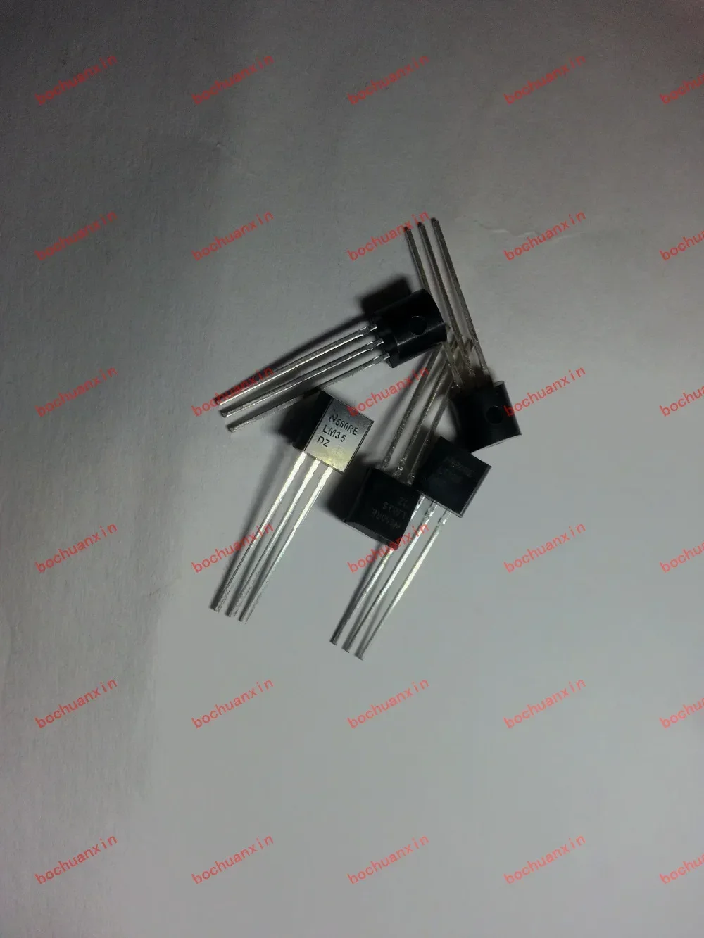 free shipping LM35DZ LM35 Precision Centigrade Temperature Sensors 100% new original stock
free shipping LM35DZ LM35 Precision Centigrade Temperature Sensors 100% new original stock