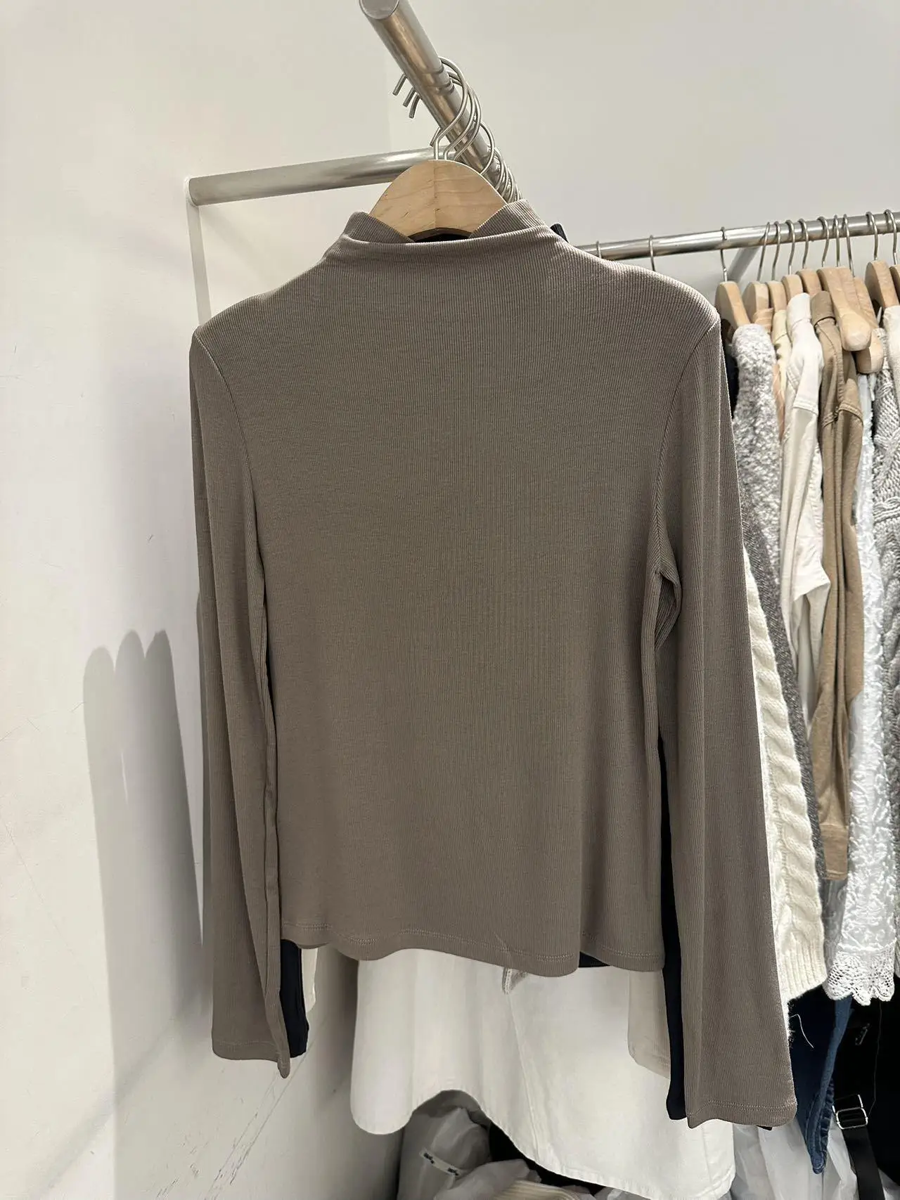 Retro Sle Cotton Elastic Ribbed Ne Base irt Versatile Simple Design High Ne Long Sve Slim Fit Women's T-irt
Retro Sle Cotton Elastic Ribbed Ne Base irt Versatile Simple Design High Ne Long Sve Slim Fit Women's T-irt