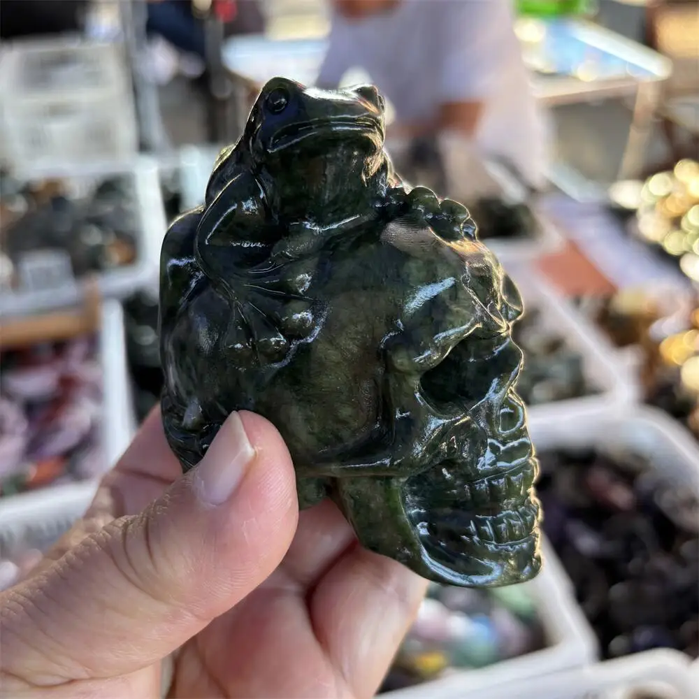 1PCS Natural Green Jade Ophiolite Frog Skull Animal Carving Polished Reiki Healing Fengshui High-Quality Room Decor Energy Gift
1PCS Natural Green Jade Ophiolite Frog Skull Animal Carving Polished Reiki Healing Fengshui High-Quality Room Decor Energy Gift