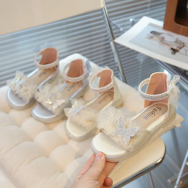 Girls Sandals Lace Bows Pleated Elegant Kids Princess Shoes Casual Soft Sole 2025 Summer New Children Casual Shoes for Vacation
Girls Sandals Lace Bows Pleated Elegant Kids Princess Shoes Casual Soft Sole 2025 Summer New Children Casual Shoes for Vacation