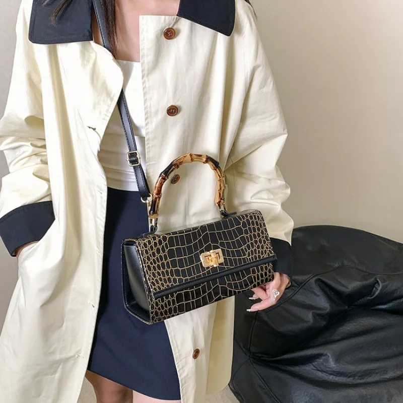 Trendy-sleek 2025 Новая женская роскошная брендовая кожаная сумка через плечо Известный дизайнер Популярная классическая повседневная сумка
Trendy-sleek 2025 Новая женская роскошная брендовая кожаная сумка через плечо Известный дизайнер Популярная классическая повседневная сумка 