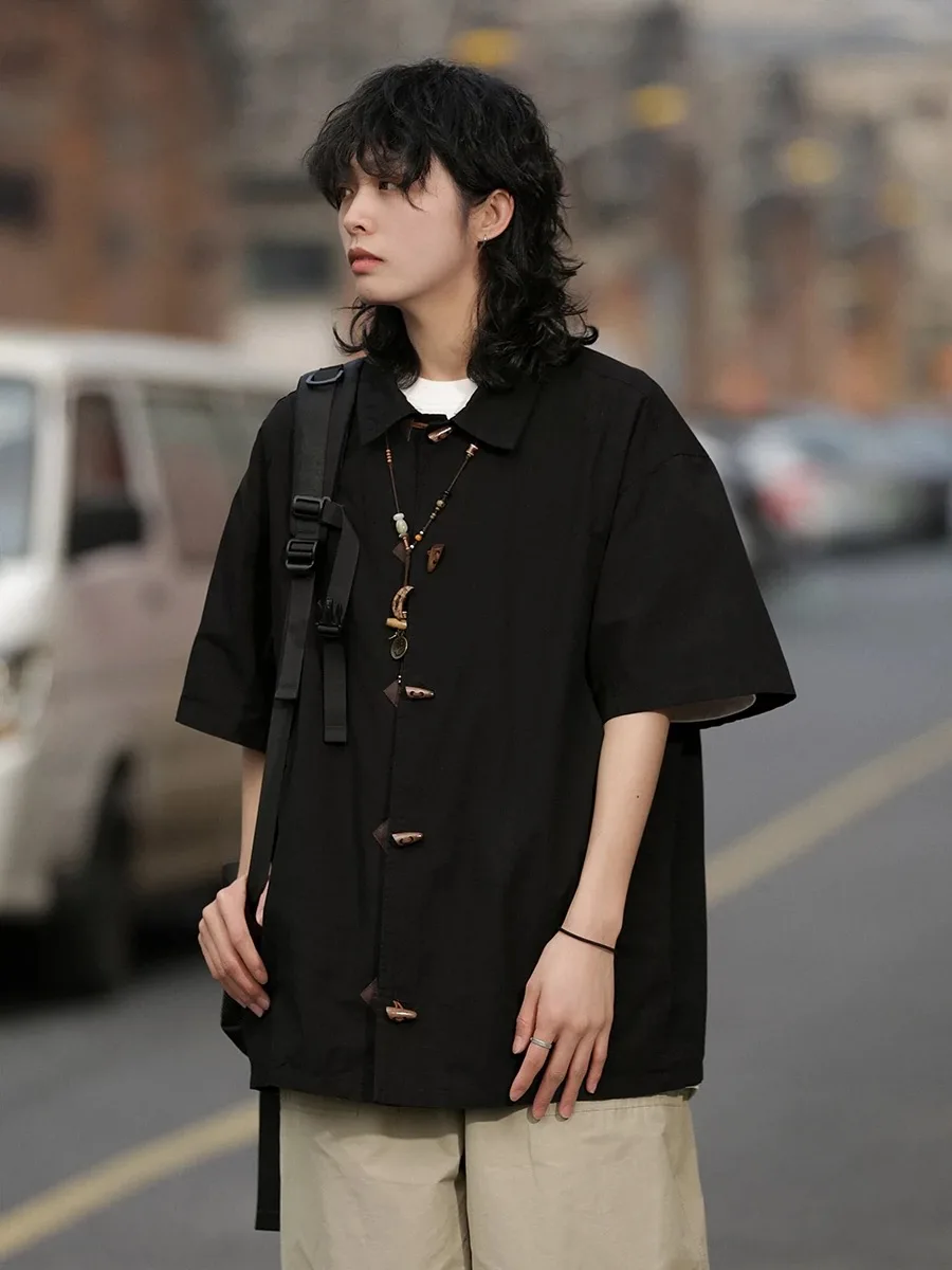 Свободная летняя рубашка в китайском стиле для молодежи, не требующая глажки, для мальчиков, девочек, мужчин и женщин, повседневная, для поездок на работу, на пуговицах.
Свободная летняя рубашка в китайском стиле для молодежи, не требующая глажки, для мальчиков, девочек, мужчин и женщин, повседневная, для поездок на работу, на пуговицах.