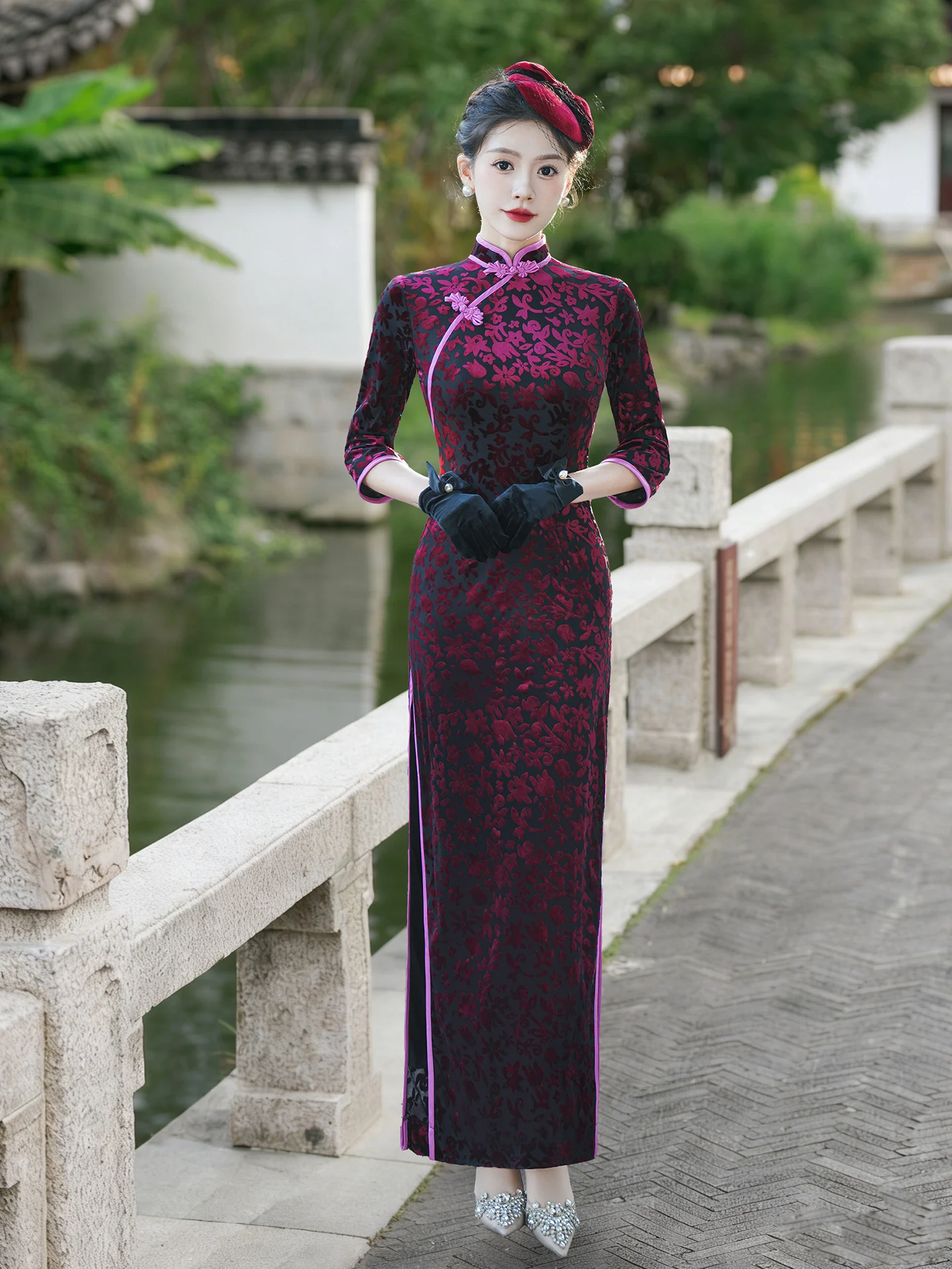 Elegant Red High Waist Slimming New Chinese Style Vintage Personality Long Skirt High Slit Flower Patterned Women's...
Elegant Red High Waist Slimming New Chinese Style Vintage Personality Long Skirt High Slit Flower Patterned Women's...
