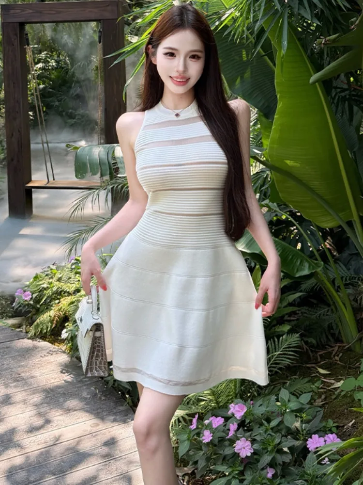 Elegant Sleeveless Knitted Dress Women's Summer New Waist-Cinching Slimming High-End Fitting Short Skirt Citywalk H-Shape
Elegant Sleeveless Knitted Dress Women's Summer New Waist-Cinching Slimming High-End Fitting Short Skirt Citywalk H-Shape